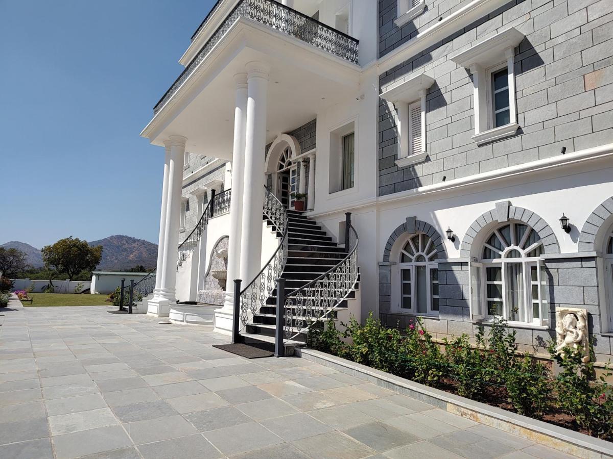 Boheda Manor - Luxury Retreat Ξενοδοχείο Ουνταϊπούρ Εξωτερικό φωτογραφία